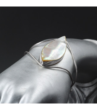 Orbital Pearl Glow Bracelet – Genuine Mother of Pearl Shell (Iridescent White Nacre) in 925 Sterling Silver – Boho Lunar Cuff Statement Jewelry