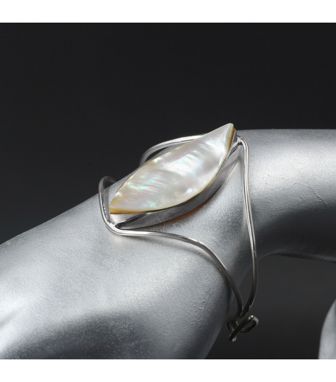 Orbital Pearl Glow Bracelet – Genuine Mother of Pearl Shell (Iridescent White Nacre) in 925 Sterling Silver – Boho Lunar Cuff Statement Jewelry Orbital Pearl Glow Bracelet – Genuine Mother of Pearl Shell (Iridescent White Nacre) in 925 Sterling Silver – Boho Lunar Cuff Statement Jewelry