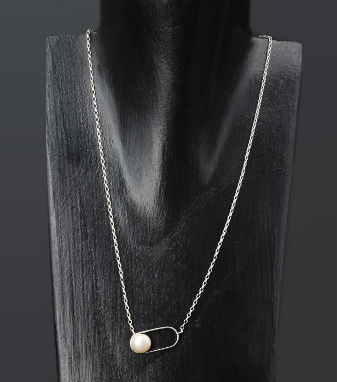 Minimalist Geometric Oval White Pearl Sterling Silver Necklace