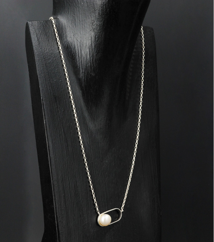 Minimalist Geometric Oval White Pearl Sterling Silver Necklace