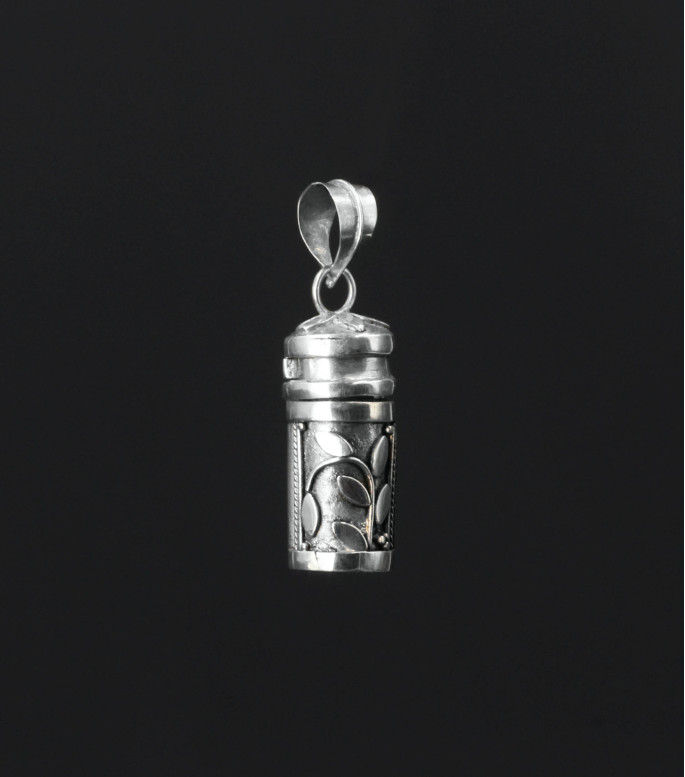 Bali Leaf Heritage Silver Prayer Box Pendant Bali Leaf Heritage Silver Prayer Box Pendant