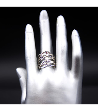 “Flame Line” Ring | 925 Sterling Silver with Natural Garnets
