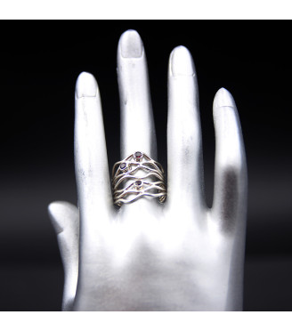 “Flame Line” Ring | 925 Sterling Silver with Natural Garnets