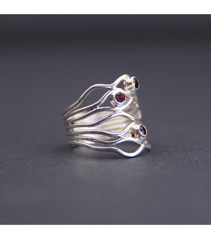 “Flame Line” Ring | 925 Sterling Silver with Natural Garnets
