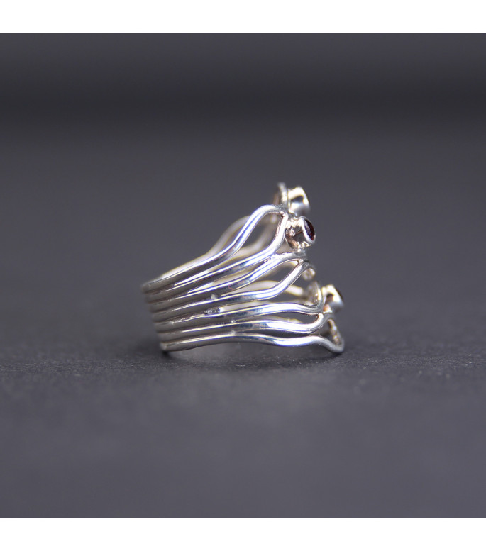 “Flame Line” Ring | 925 Sterling Silver with Natural Garnets