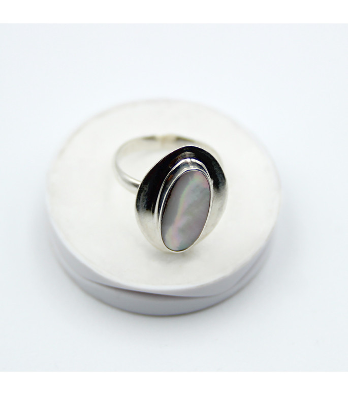 Moderner Ring | 925er Silber mit Irisierendem Perlmutt Moderner Ring | 925er Silber mit Irisierendem Perlmutt