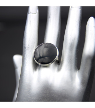 Timeless Statement Ring | Sterling Silver 925 with Deep Black Shell Inlay