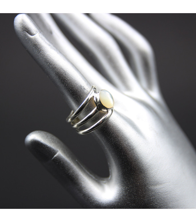 Moderner Dreifach-Ring | 925er Silber mit Zartem Perlmutt Moderner Dreifach-Ring | 925er Silber mit Zartem Perlmutt
