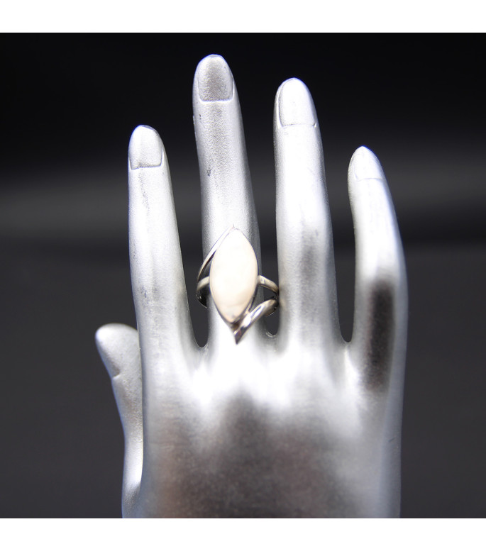 Ring “Ocean Moon” | Sterling Silver 925 with Iridescent Mother of Pearl