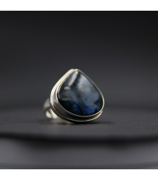Statement Ring | Sterling Silver 925 with Iridescent Blue Labradorite