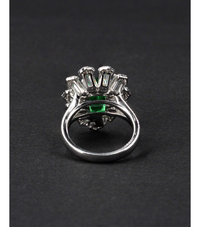 Luxuriöses Grünes Smaragd-Cut CZ Cluster Statement Ring 925 Luxuriöses Grünes Smaragd-Cut CZ Cluster Statement Ring 925