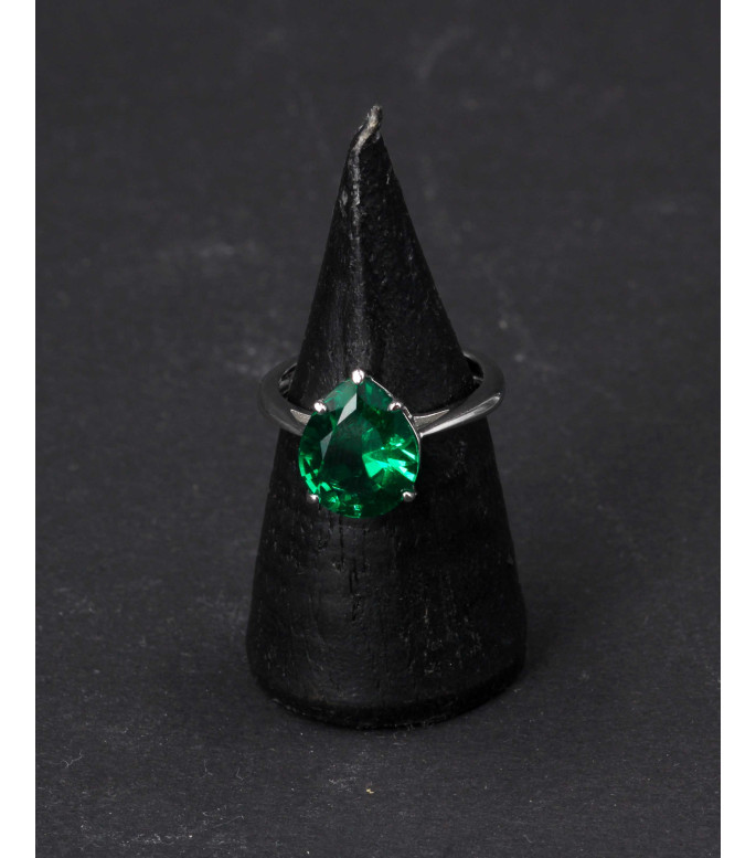 Emerald Whisper Ring ✨ Emerald Whisper Ring ✨