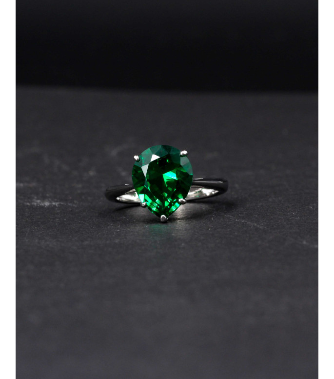 Emerald Whisper Ring ✨ Emerald Whisper Ring ✨