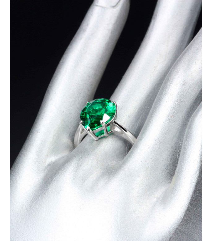 Emerald Whisper Ring ✨ Emerald Whisper Ring ✨