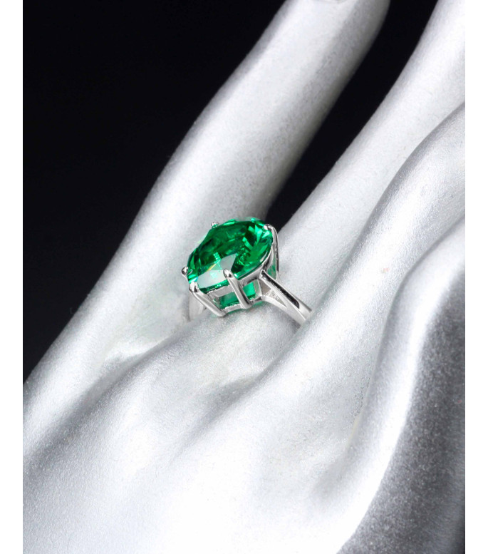 Emerald Whisper Ring ✨ Emerald Whisper Ring ✨