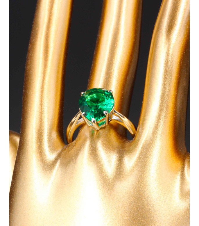 Emerald Whisper Ring ✨ Emerald Whisper Ring ✨