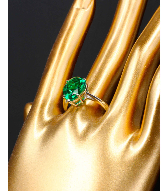 Emerald Whisper Ring ✨ Emerald Whisper Ring ✨