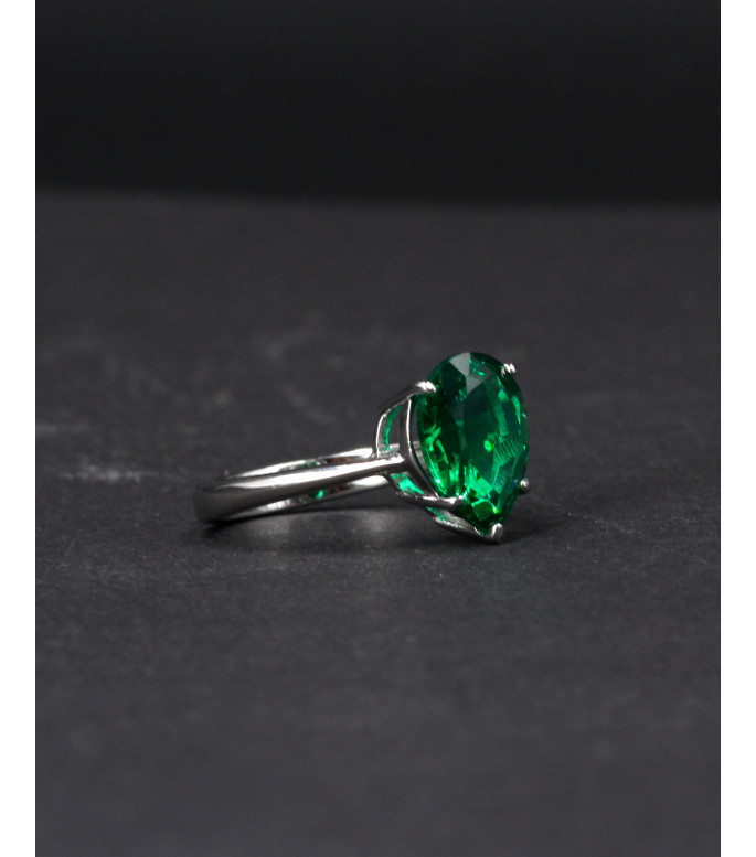 Emerald Whisper Ring ✨