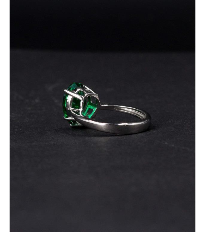 Emerald Whisper Ring ✨ Emerald Whisper Ring ✨