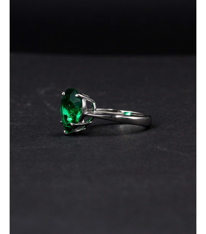 Emerald Whisper Ring ✨ Emerald Whisper Ring ✨