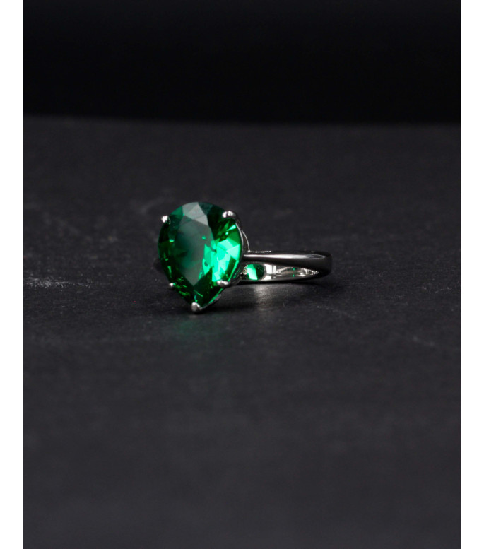 Emerald Whisper Ring ✨ Emerald Whisper Ring ✨
