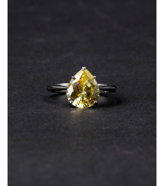 Golden Glow Ring ✨
