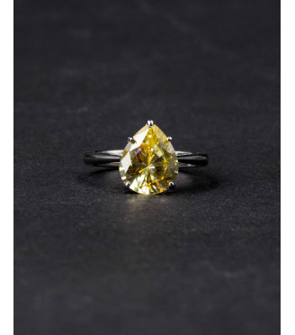 Golden Glow Ring ✨